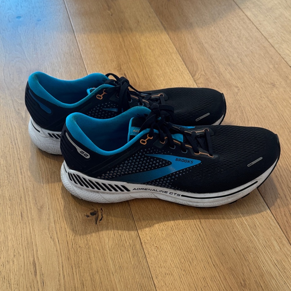 Brooks Adrenaline - Black and Blue Running Shoes - Picture 2 of 7